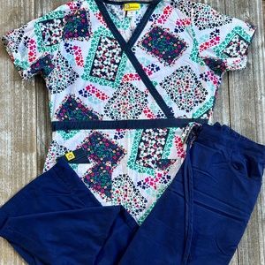 Pretty Floral Scrub Set. Grey’s Anatomy, wonderwink